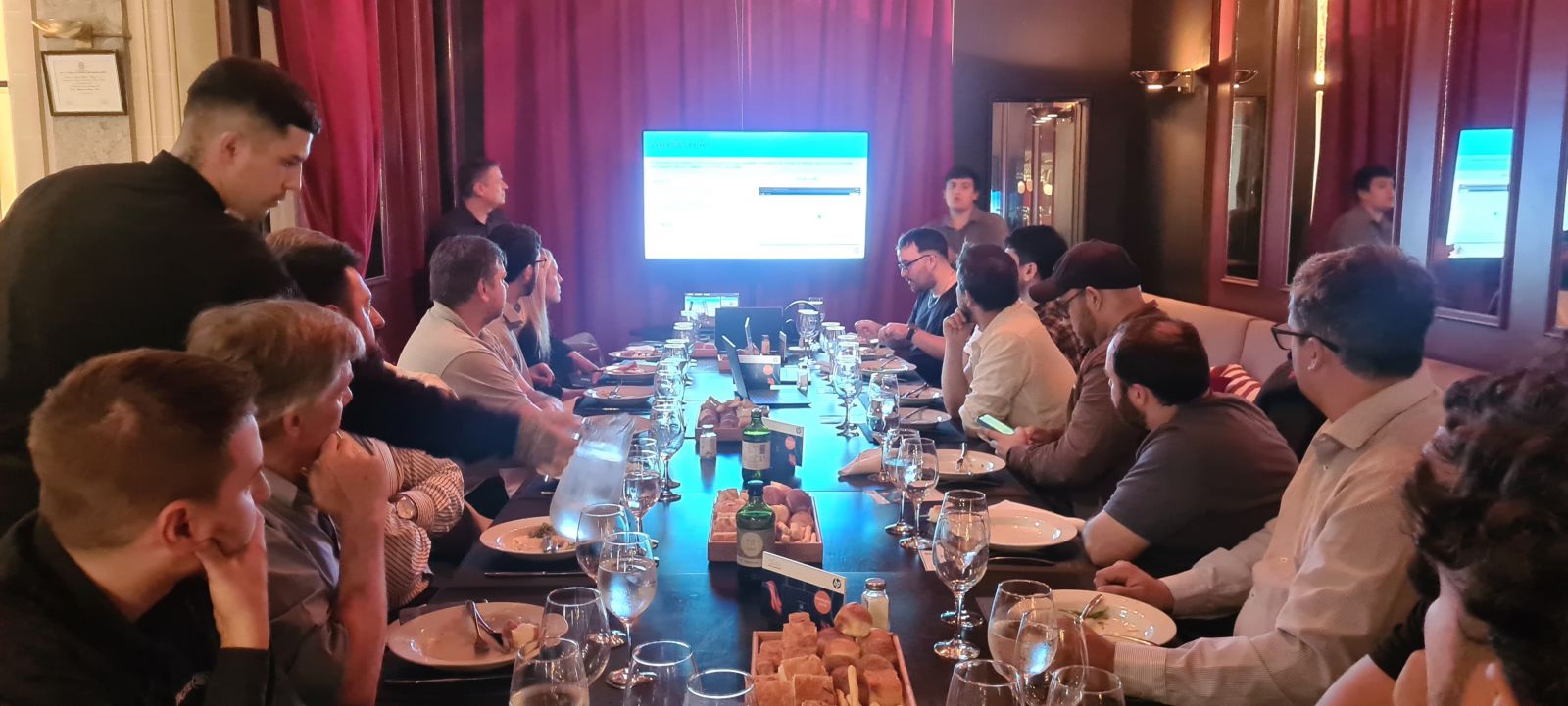 Almuerzo Exclusivo Data Memory y HP Inc.